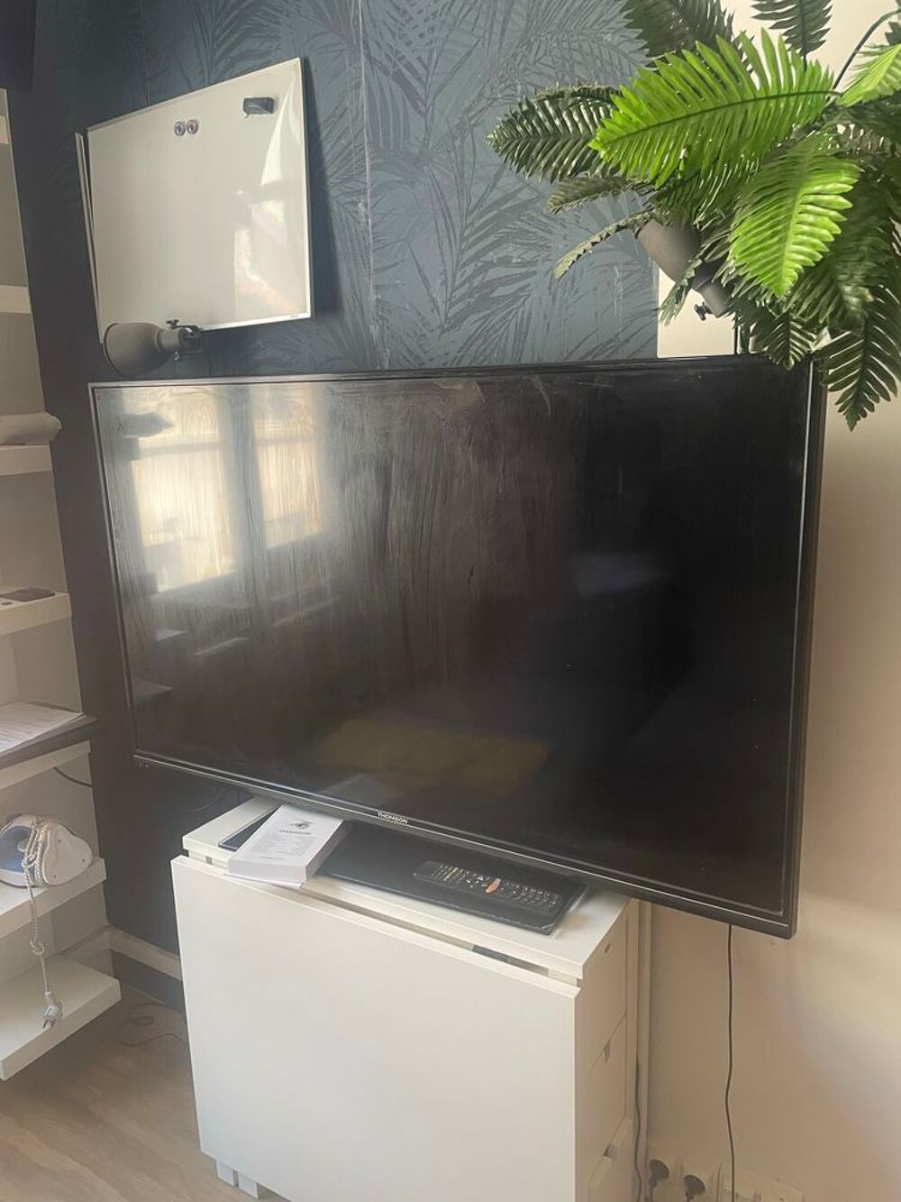 T&eacute;l&eacute;vision Ecran plat g&eacute;ant Thomson 75 pouces Electroménager