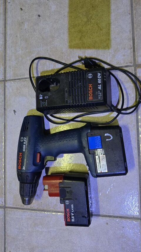 Perceuse visseuse Bosch 30 Viviers-du-Lac (73)