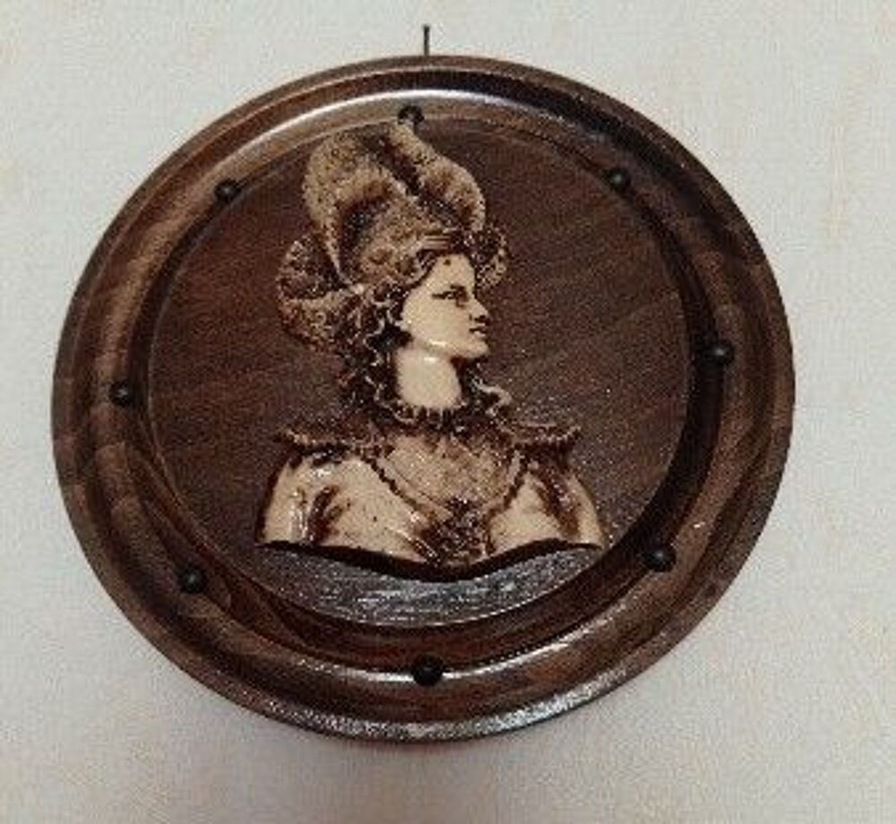 Deux assiettes bretonnes femme homme Décoration