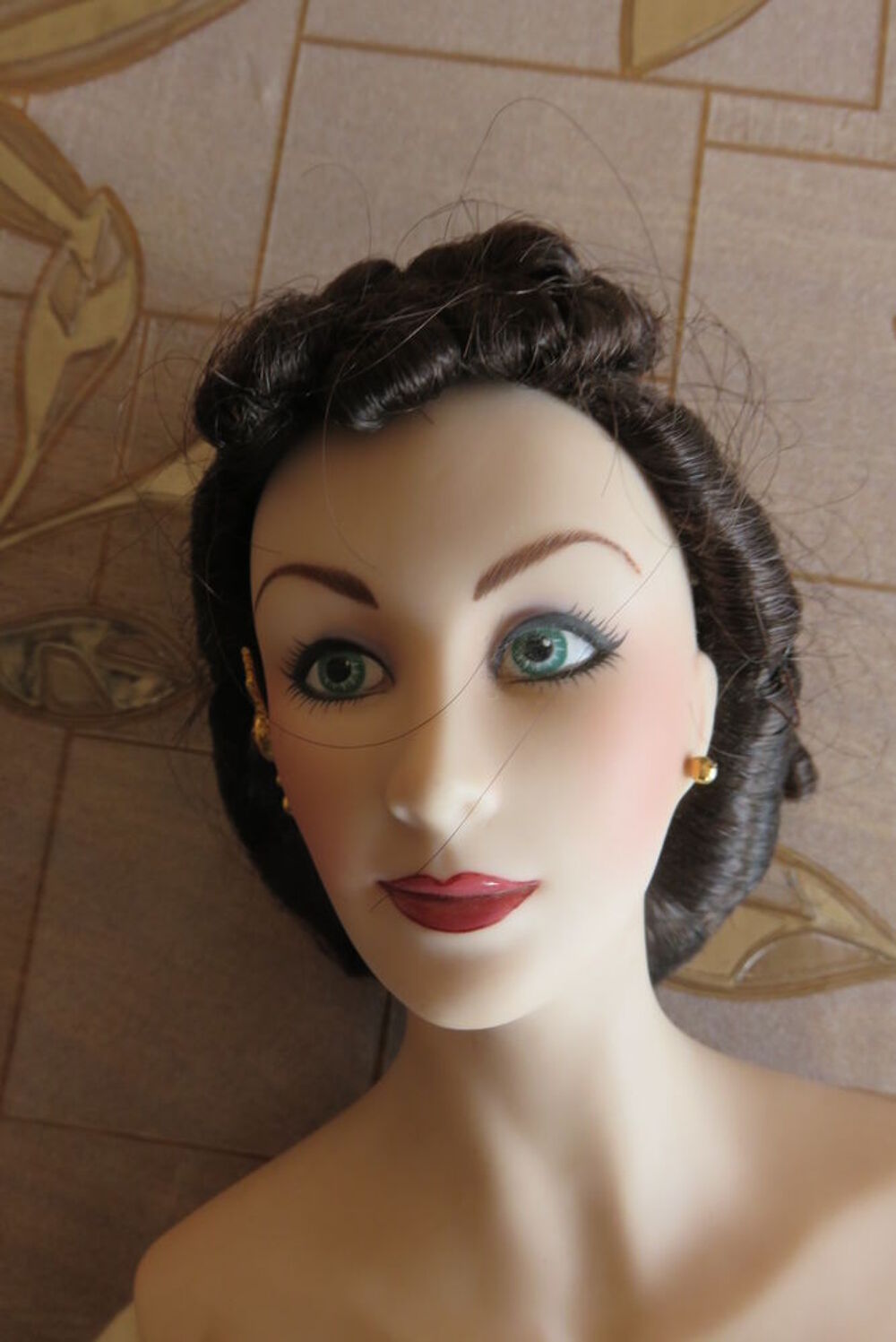 POUPEE DE COLLECTION 