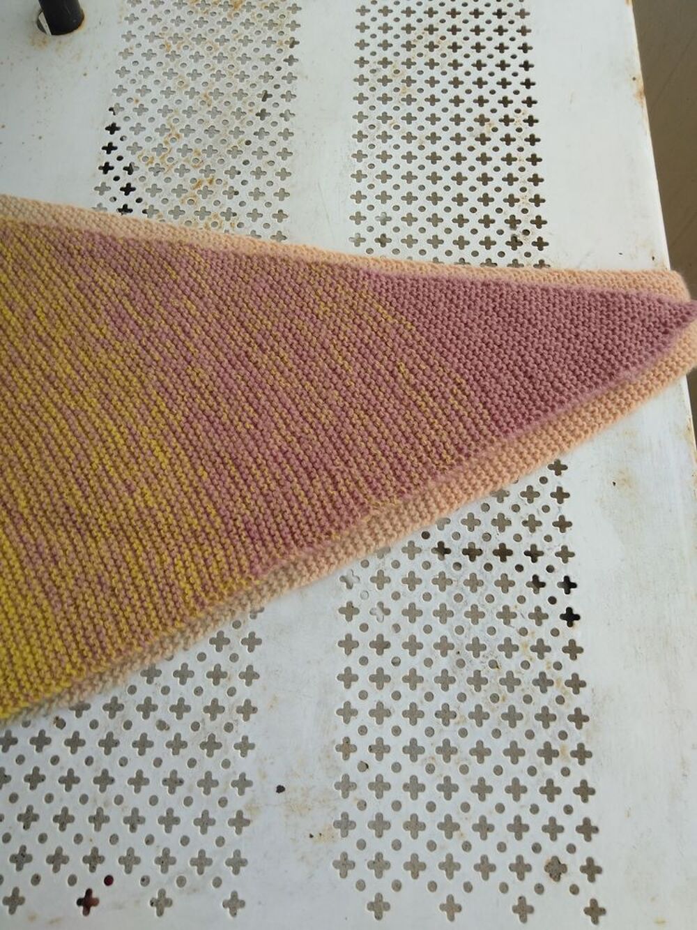 Ch&acirc;le multicolore Vêtements