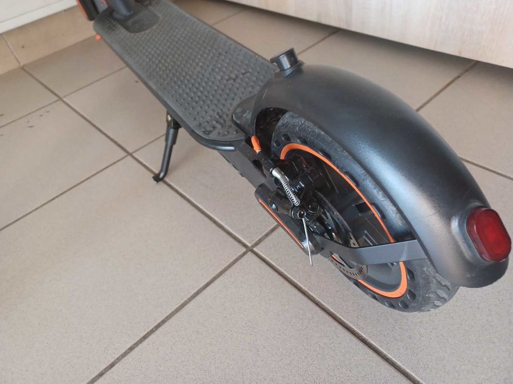 trottinette &eacute;lectrique sans chargeur Vélos