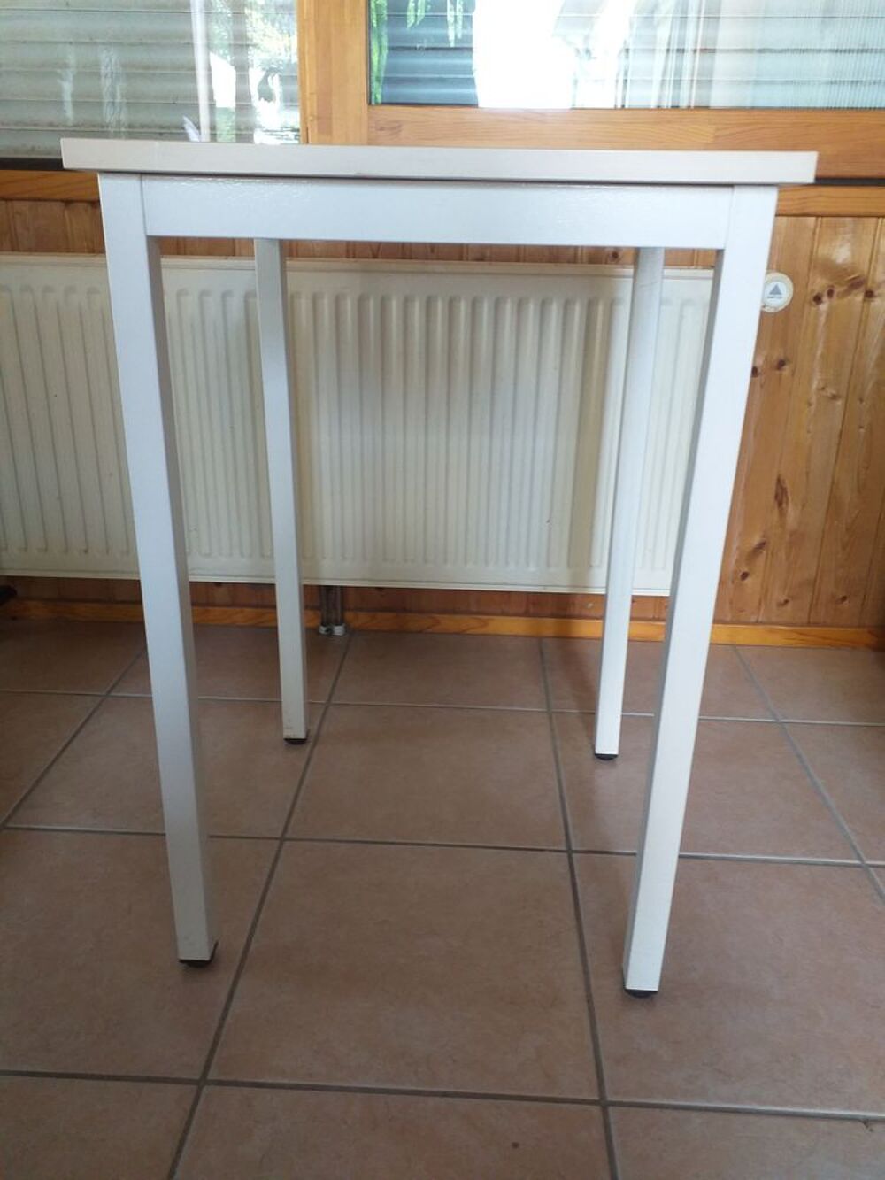 Table desserte carr&eacute;e 50x50 x h 73cm Meubles
