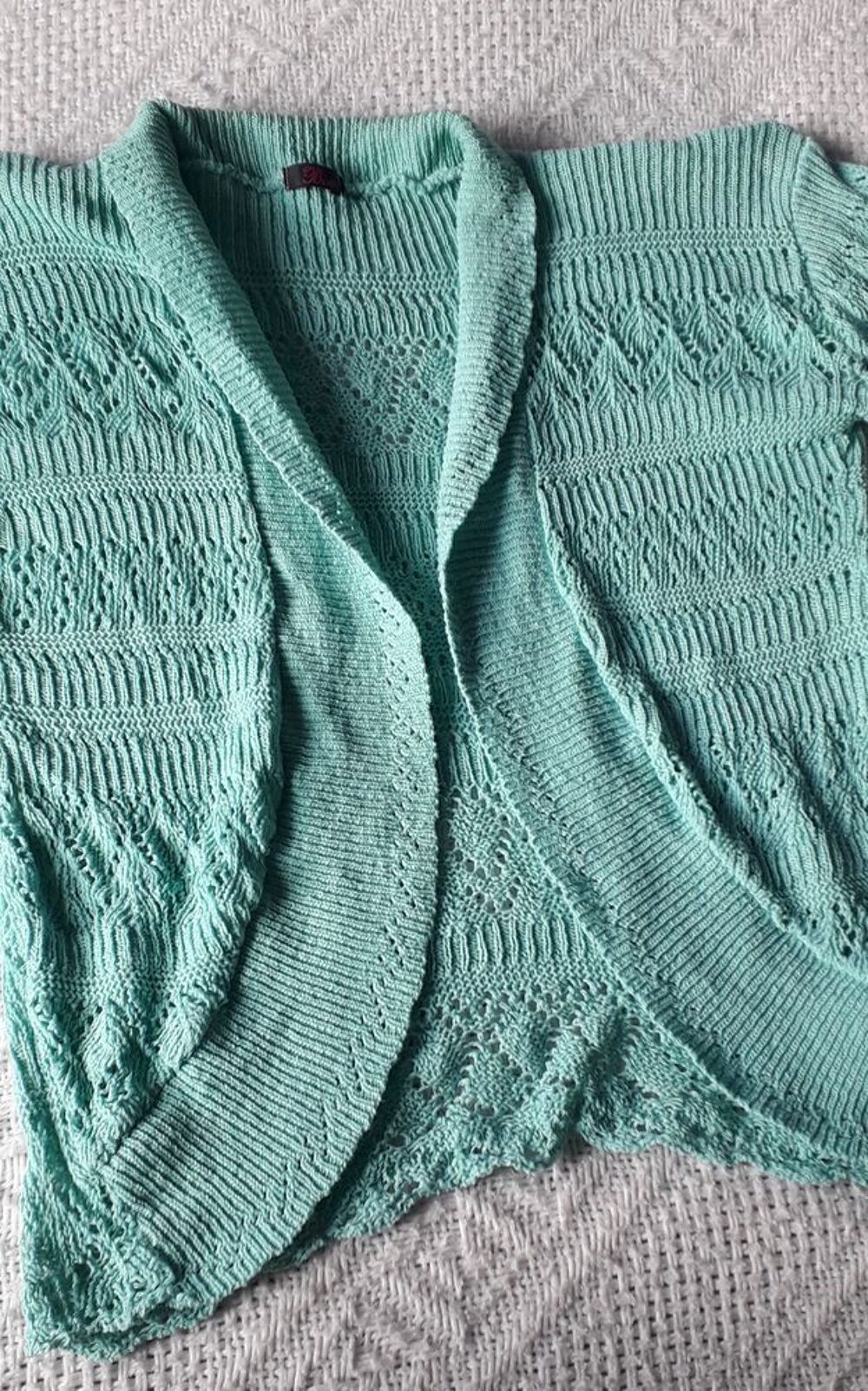 GILET court tricot, T. 42, marque BINA Vtements
