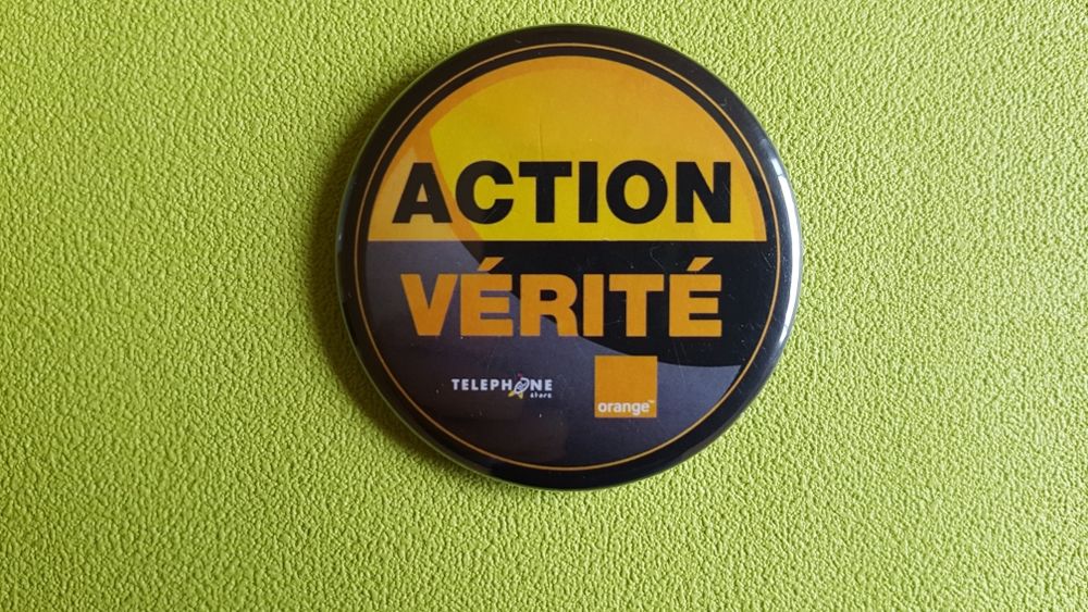 BADGE 