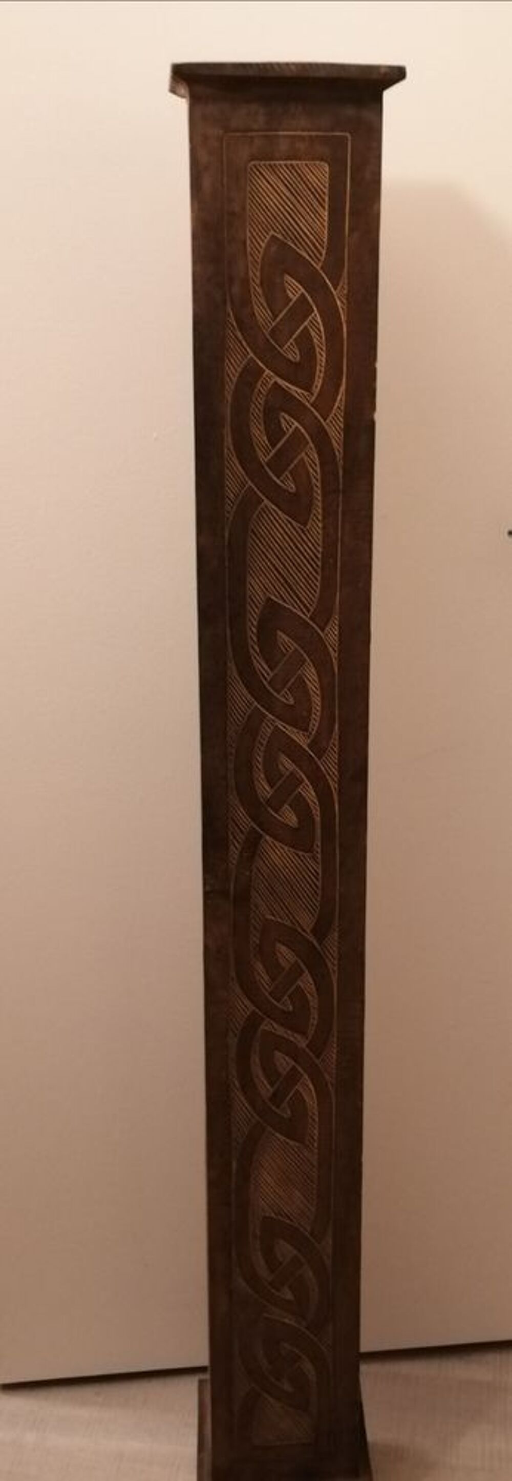 MEUBLE COLONNE RANGEMENT CD BOIS EXOTIQUE SCULPTE Meubles