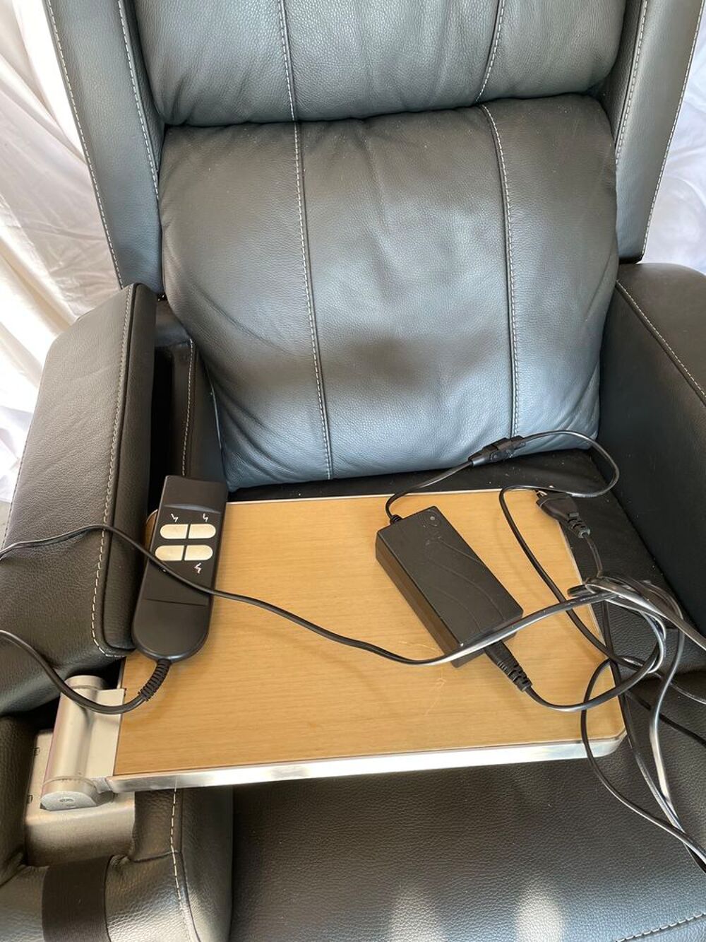 FAUTEUIL MEDICALISE Meubles