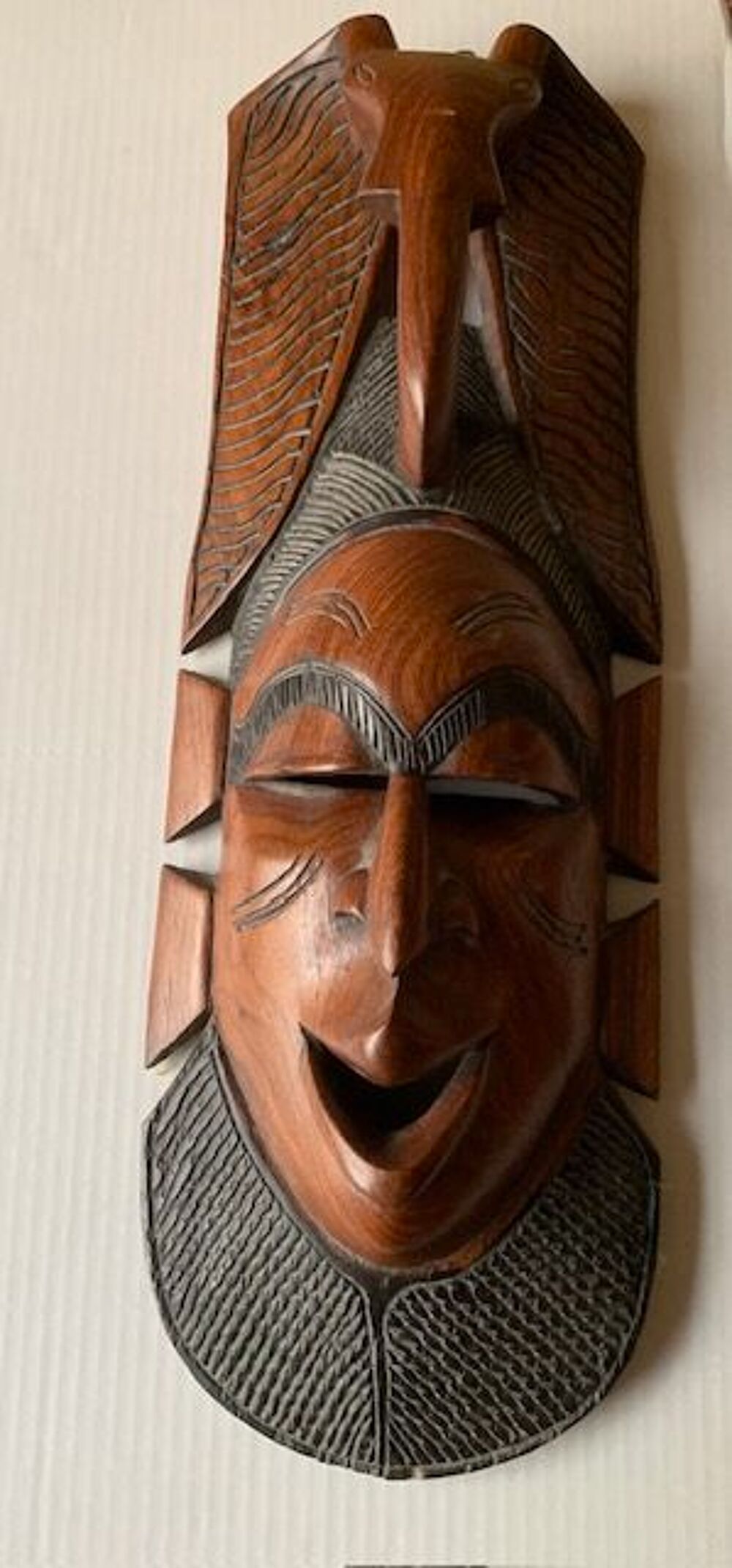 3 Masques africains en bois sculpt&eacute; Décoration