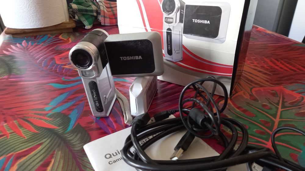 Camescope Toshiba Camileo HD PA4083E-1CAM - Pour Pièces Ou Réparation