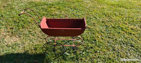 Landau ancien en fer
70 Frontenex (73)