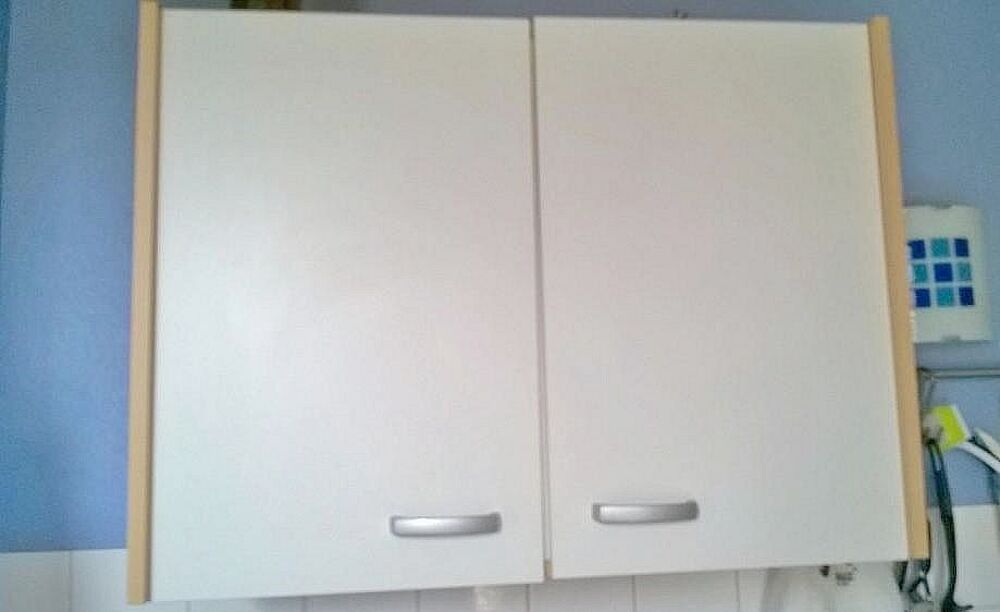 Placard cuisine 2 portes + placard haut 1 porte vitr&eacute;e
Meubles