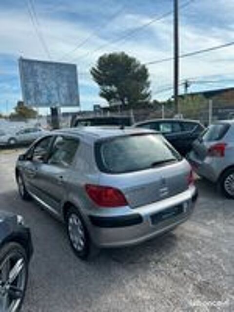 307 1.6i 16V XR Pr&eacute;sence 2003 occasion 83130 La Garde