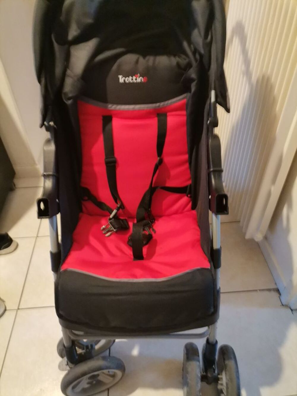  poussette trottine bon &eacute;tat &agrave; 40euro Puériculture