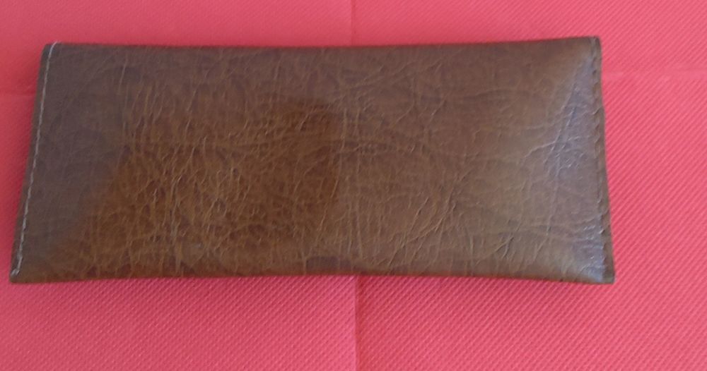 CLIPS SOLAIRES avec &eacute;tui Essilor Bijoux et montres