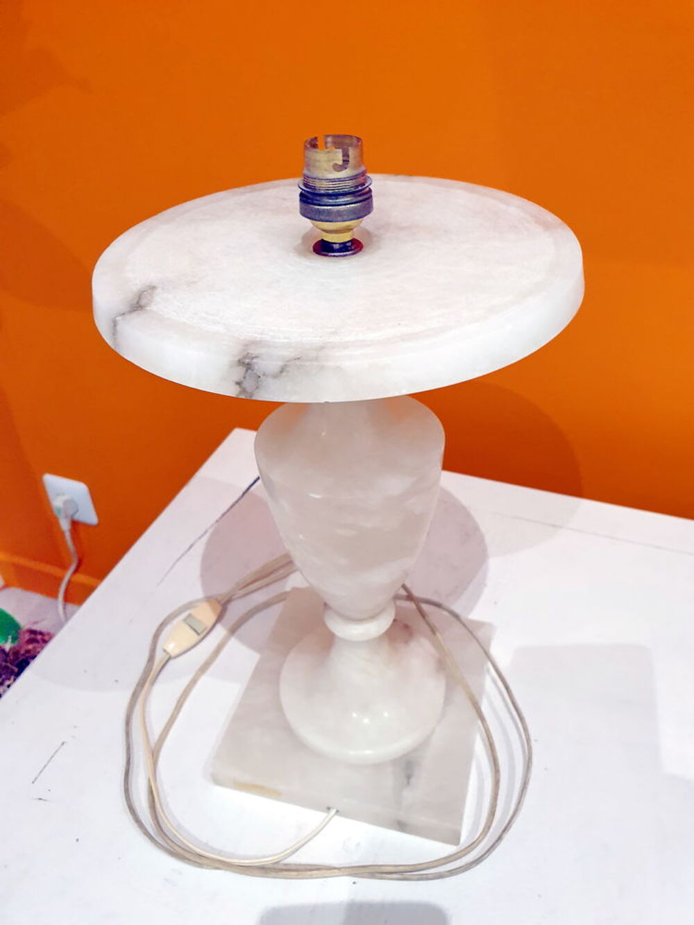 Lampe de chevet enti&egrave;rement en Alb&acirc;tre, marbre ou onix D�coration