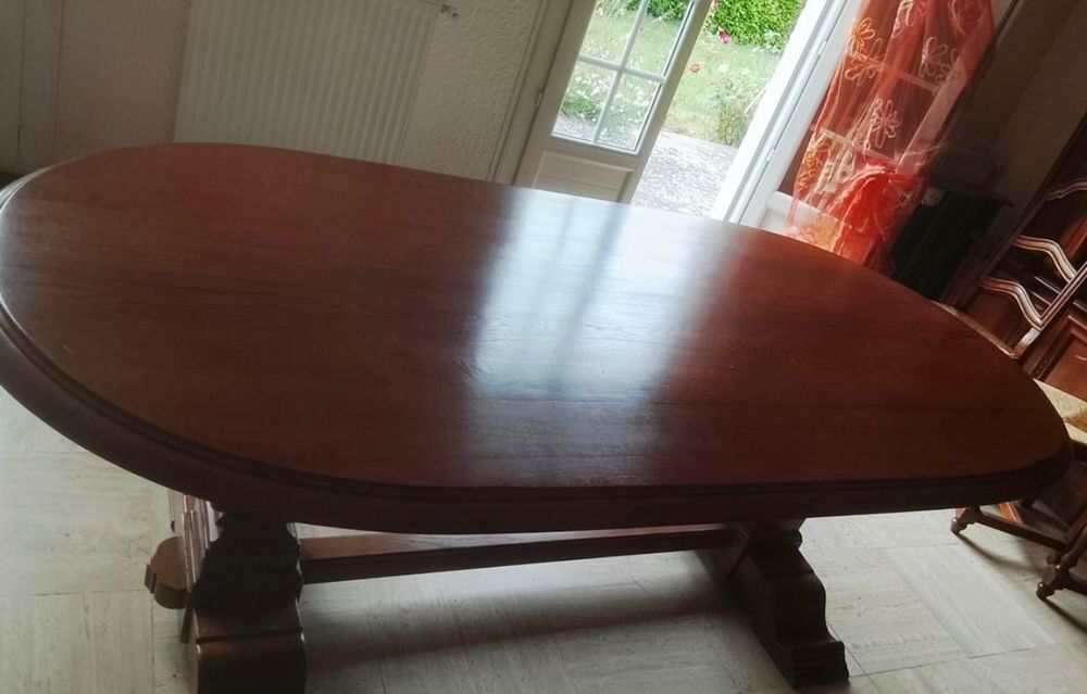 Grande table en bois massif Meubles