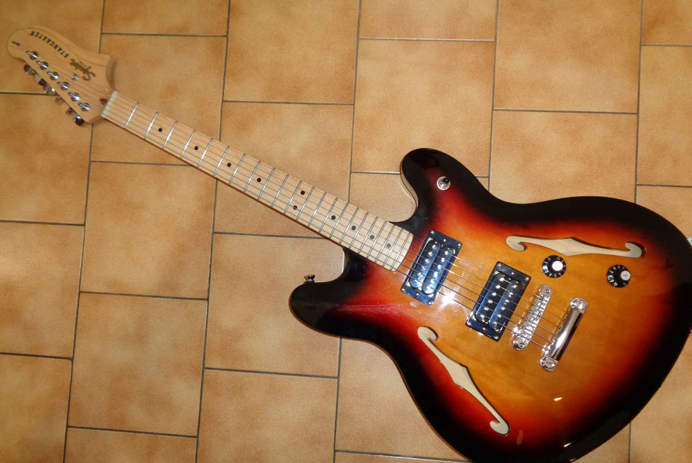 SQUIER by FENDER Starcaster Instruments de musique