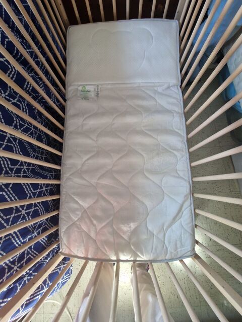 lit à barreaux avec matelas tête surélevé Malaunay (76)