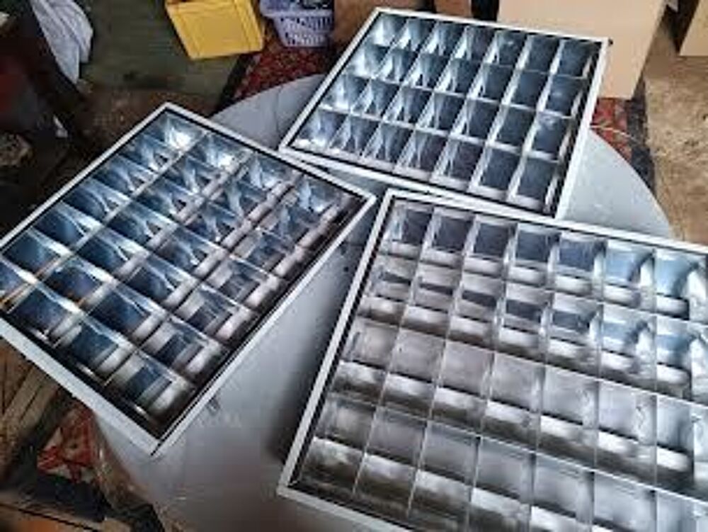 PLAFONNIER ECLAIRAGE DALLE AVEC GRILLE Bricolage