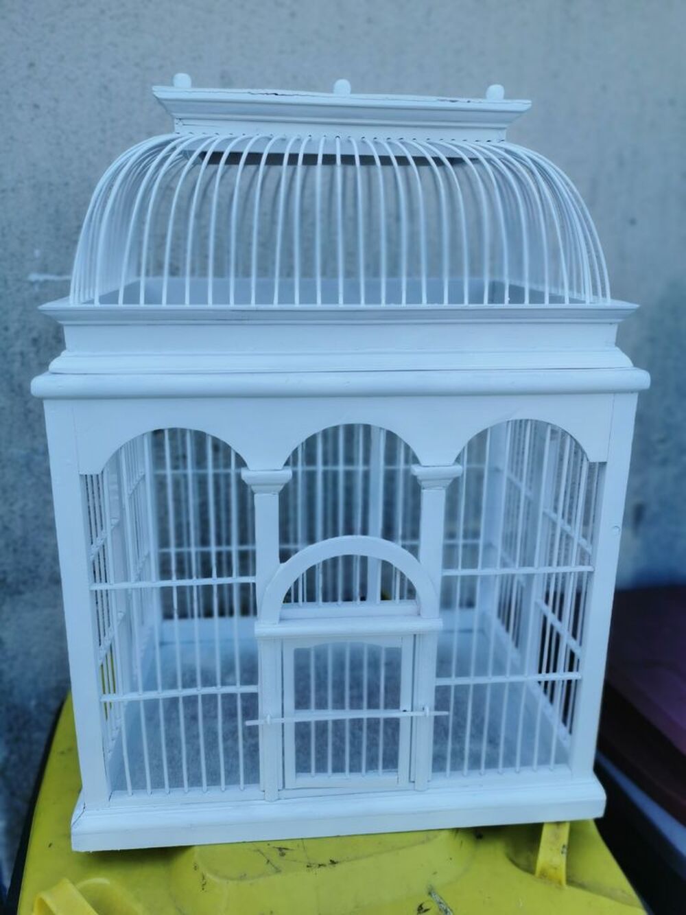   Jolie petite  cage bois 