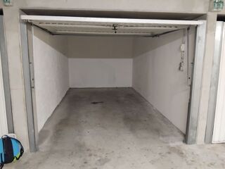  Parking / Garage à louer 13 m²