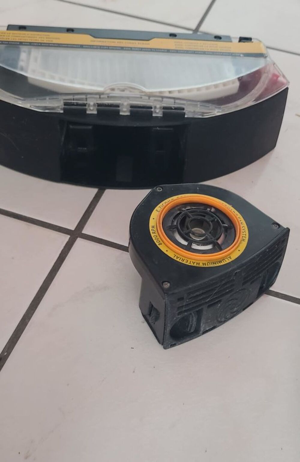 ASPIROBOT e.ziclean BOT PET accessoires rest&eacute;s neufs Electroménager