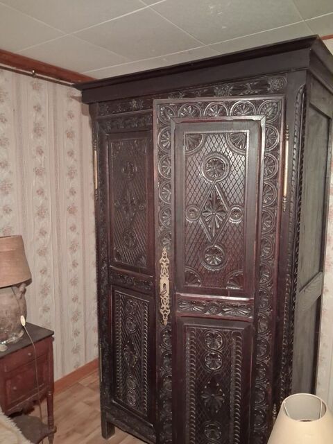 Belle armoire bretone Gien (45)