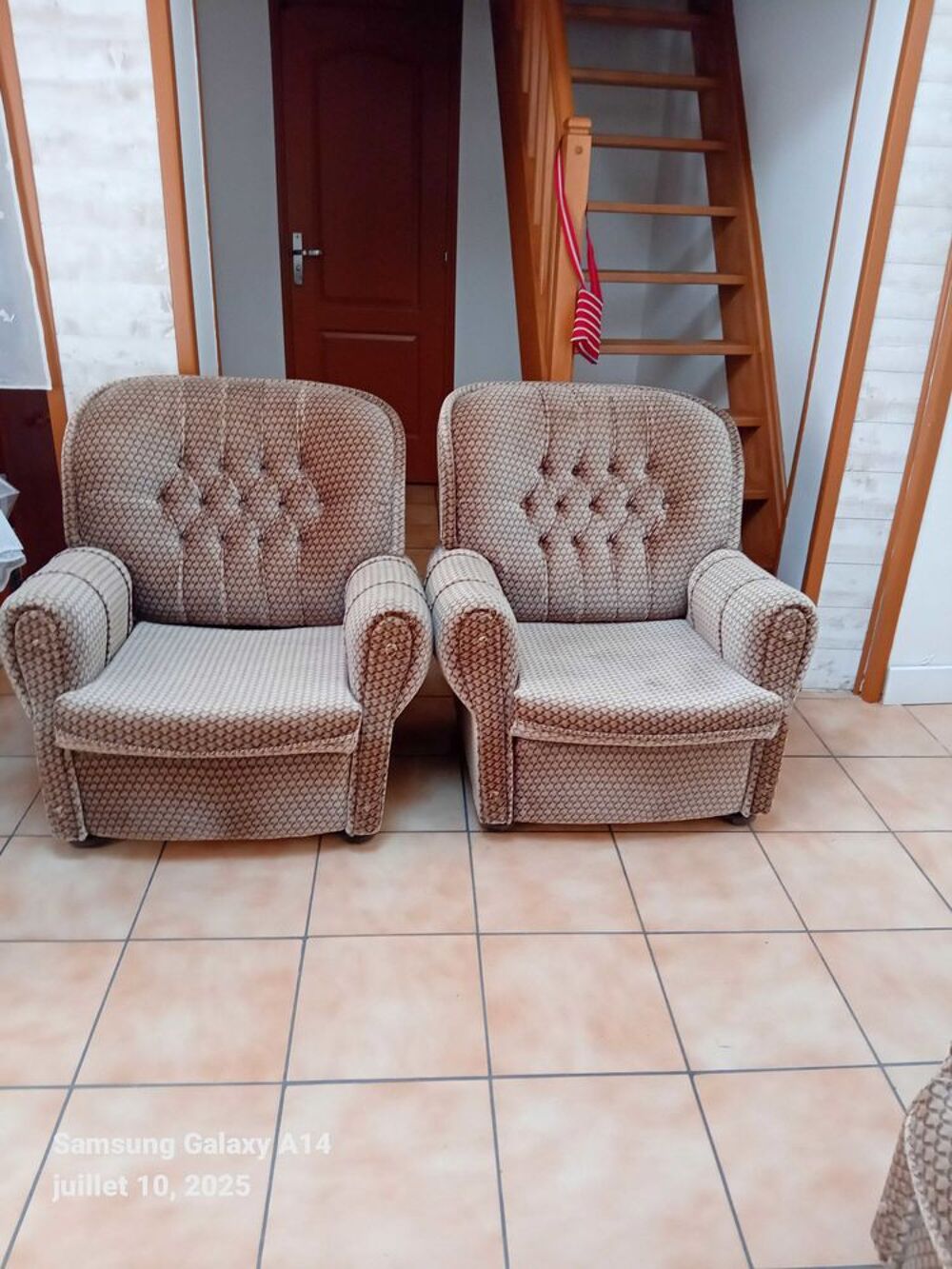 deux fauteuil velours en bon &eacute;tat paiement en main propre Meubles