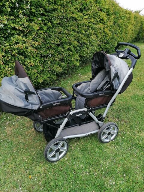 Poussette pour jumeaux bon tat 220 Le Favril (59)