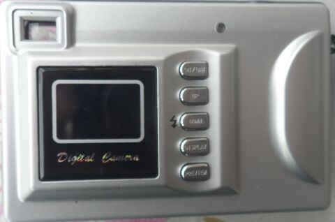 Appareil photos digital camera
4.0M Pixels TDC-202Q
neuf 10 Castries (34)
