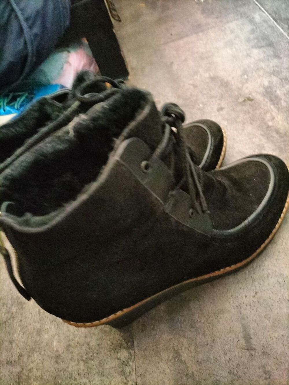 Basket compens&eacute;e cuir cosmoParis pointure 41 tr&egrave;s bon &eacute;tat Chaussures