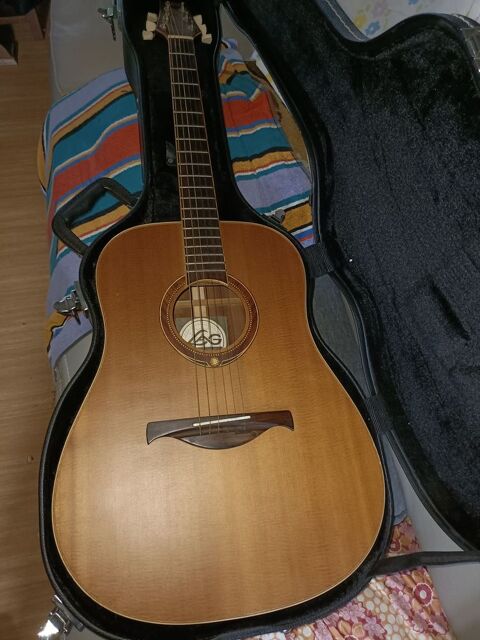 Guitare folk LAG Corbeilles (45)