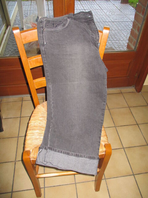 pantacourt noir neuf kiabi  taille 44 0 Mrignies (59)