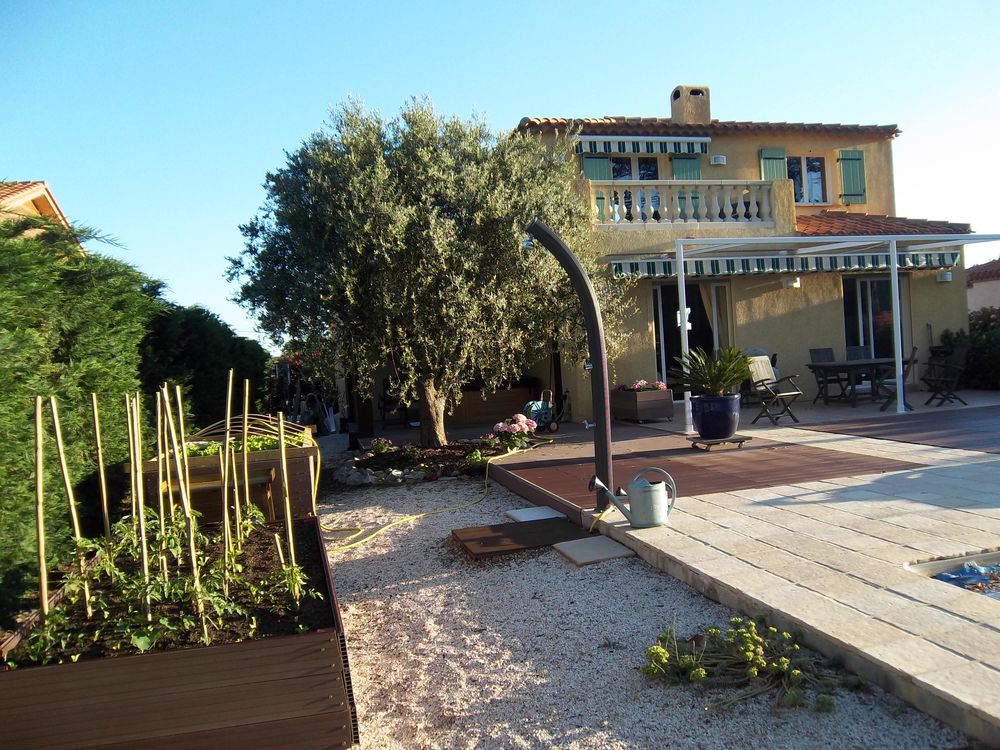 Vente Maison 4 faces piscine jacuzzi professionnel.s'abstenir Montesquieu-des-albères