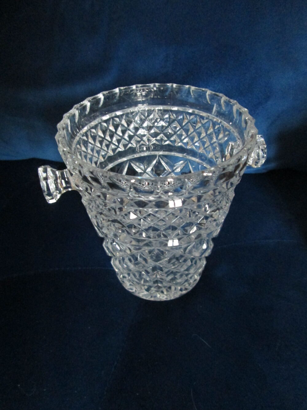 Vase en cristal taill&eacute; Décoration