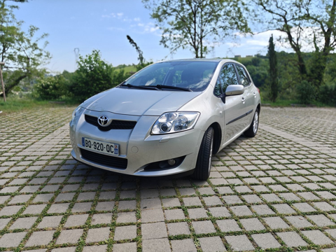 Toyota auris 126 D-4D Lin&eacute;a Luna FAP