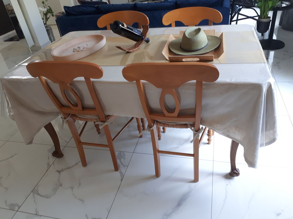 4 chaises &eacute;tait neuf Meubles