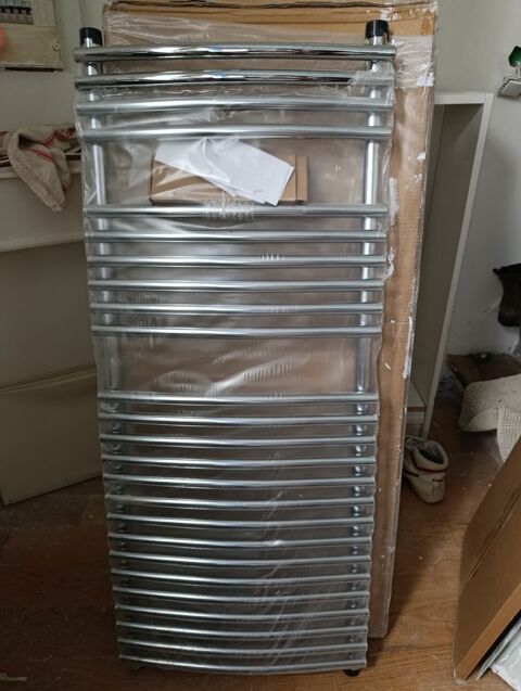 Sèche serviette chrome neuf encore sous plastique 120 cm Paris 9 (75)
