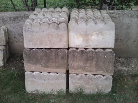 Bordures de jardin en béton. Cleyrac (33)
