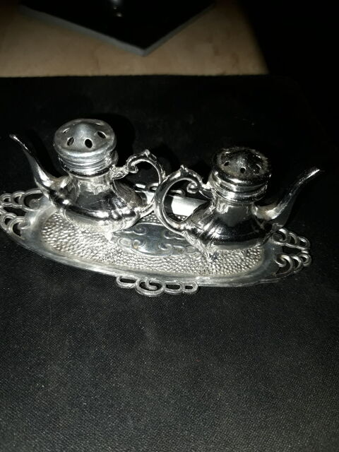 Bel ensemble sali�re + poivri�re sur un petit plateau 10 Longeville-l�s-Saint-Avold (57)