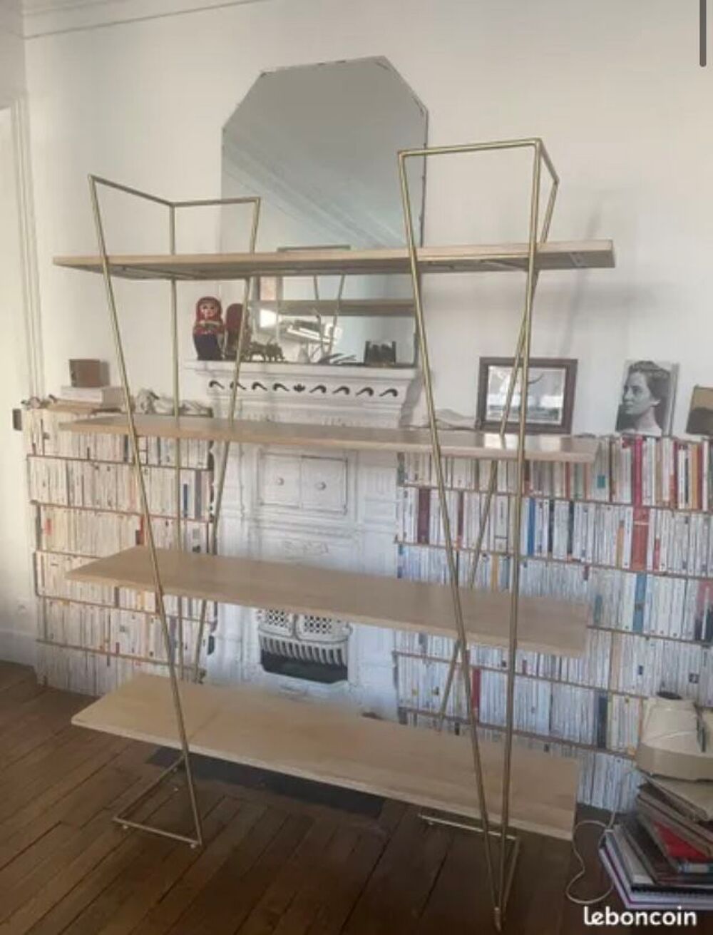 Magnifique &eacute;tag&egrave;re en laiton et manguier Meubles