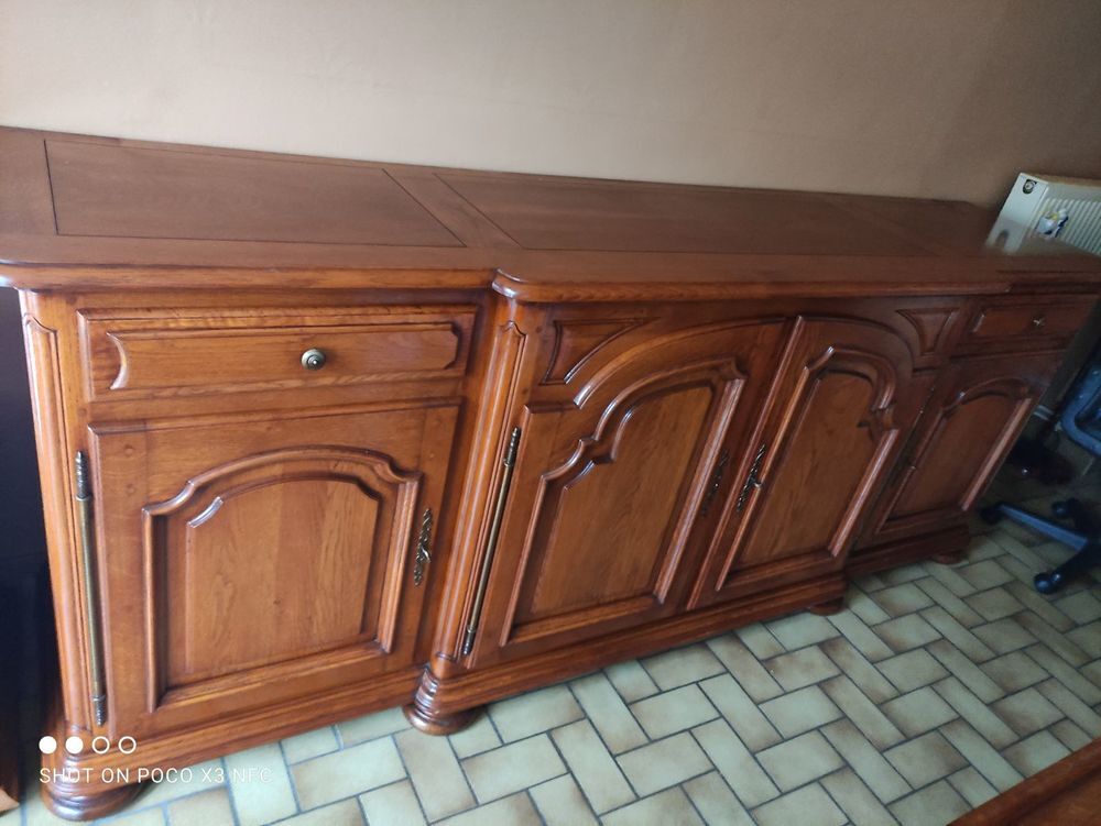 Buffet en ch&ecirc;ne massif Meubles