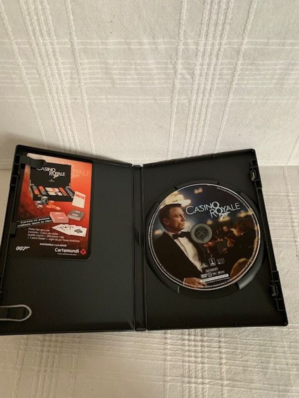 *F06 	
James Bond Casino royal	 Photos/Video/TV