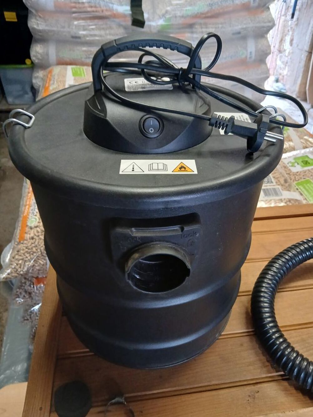 Aspirateurs &agrave; cendres Electrom�nager