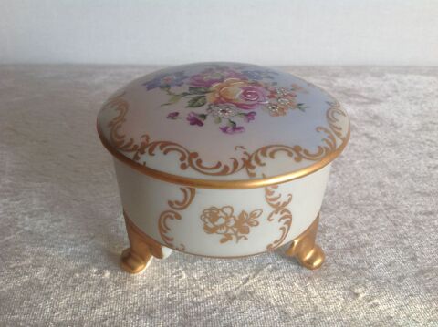 PORCELAINE D'ART LIMOGES TRIPODE DÉCOR RELIEF MAIN Envoi Pos 50 Trégunc (29)