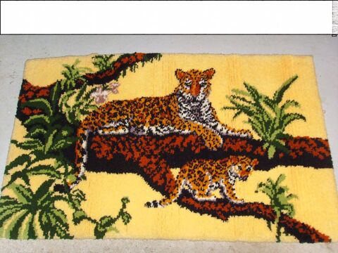 Tapis mural fait main 55 Poitiers (86)