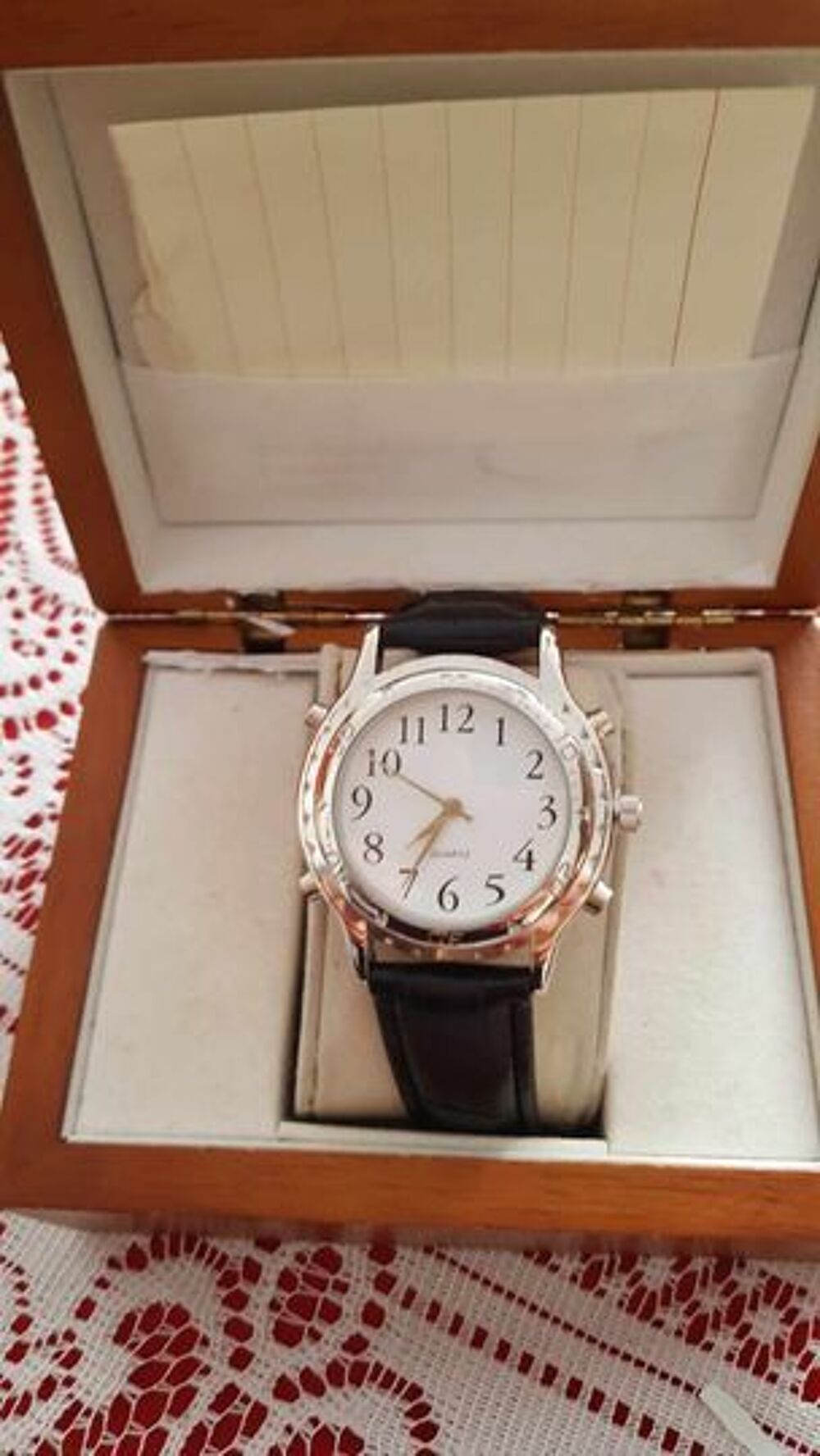 Belle montre parlante RoHS neuve N&deg;1240 Bijoux et montres