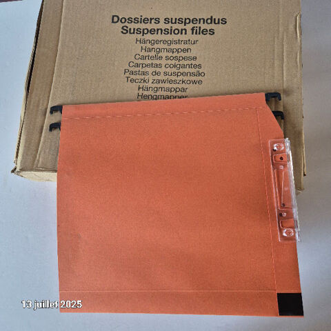 Lot de 13 dossiers suspendus pour armoire 9 Saumur (49)