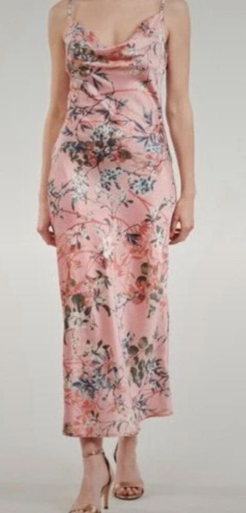 Robe GUESS taille S 85 S�te (34)