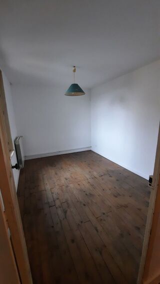  Maison  vendre 7 pices 330000 m